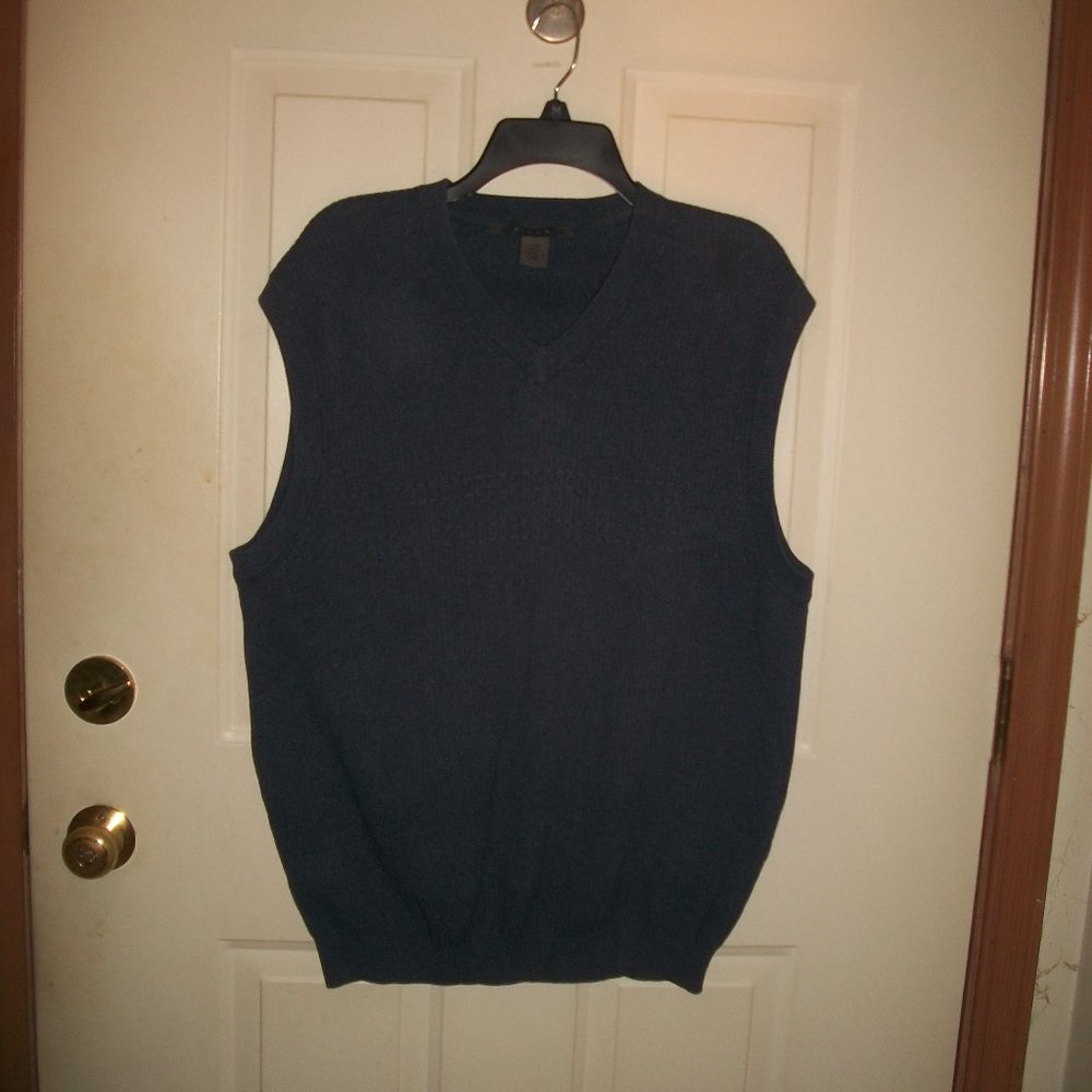 Fidra navy blue cotton v-neck sweater vest size L